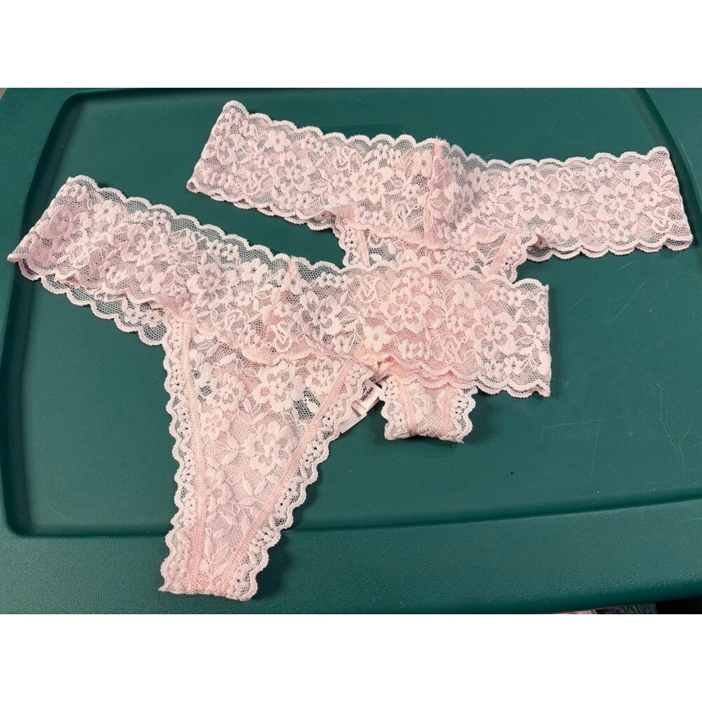 New w/Tag Victoria's Secret Lace Thong XS Baby Pink ￼